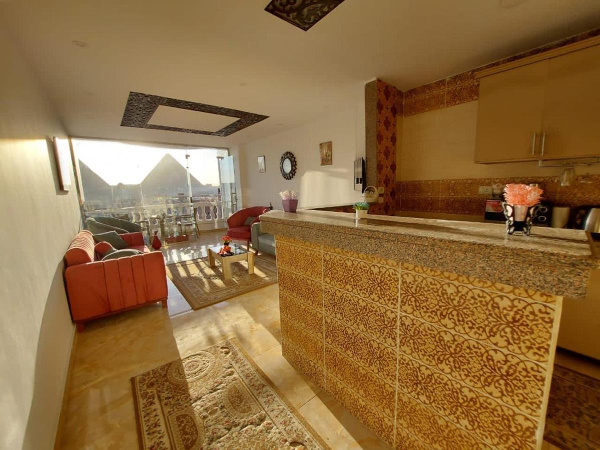 Full Pyramids View Apartment With Balcony For 8 P Kafret el-Gabal Kültér fotó