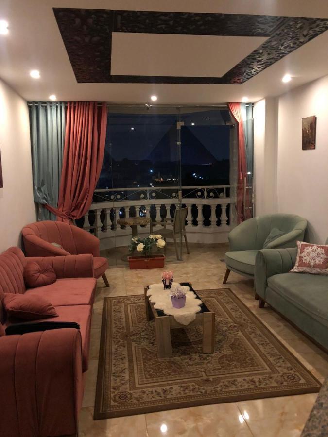 Full Pyramids View Apartment With Balcony For 8 P Kafret el-Gabal Kültér fotó