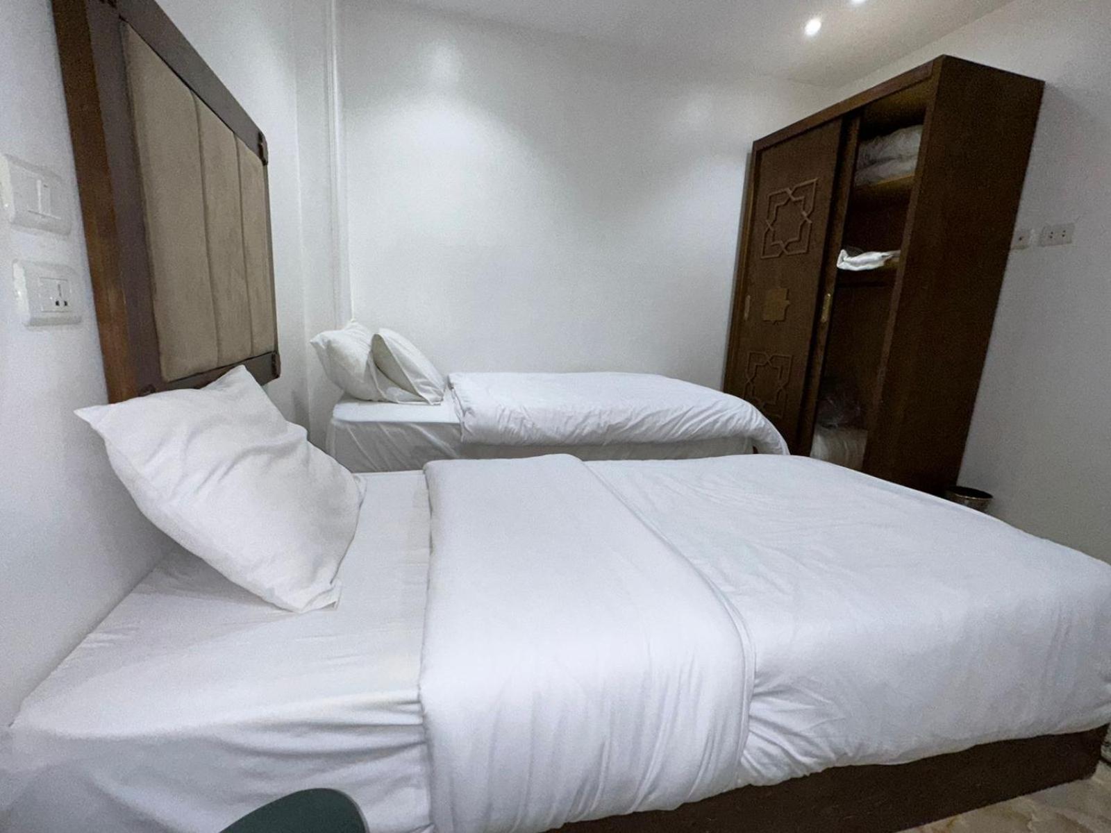 Full Pyramids View Apartment With Balcony For 8 P Kafret el-Gabal Kültér fotó