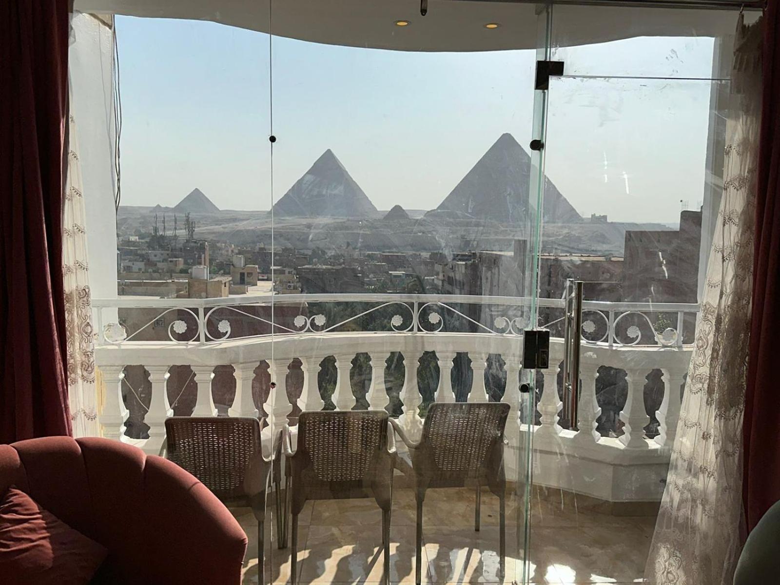 Full Pyramids View Apartment With Balcony For 8 P Kafret el-Gabal Kültér fotó