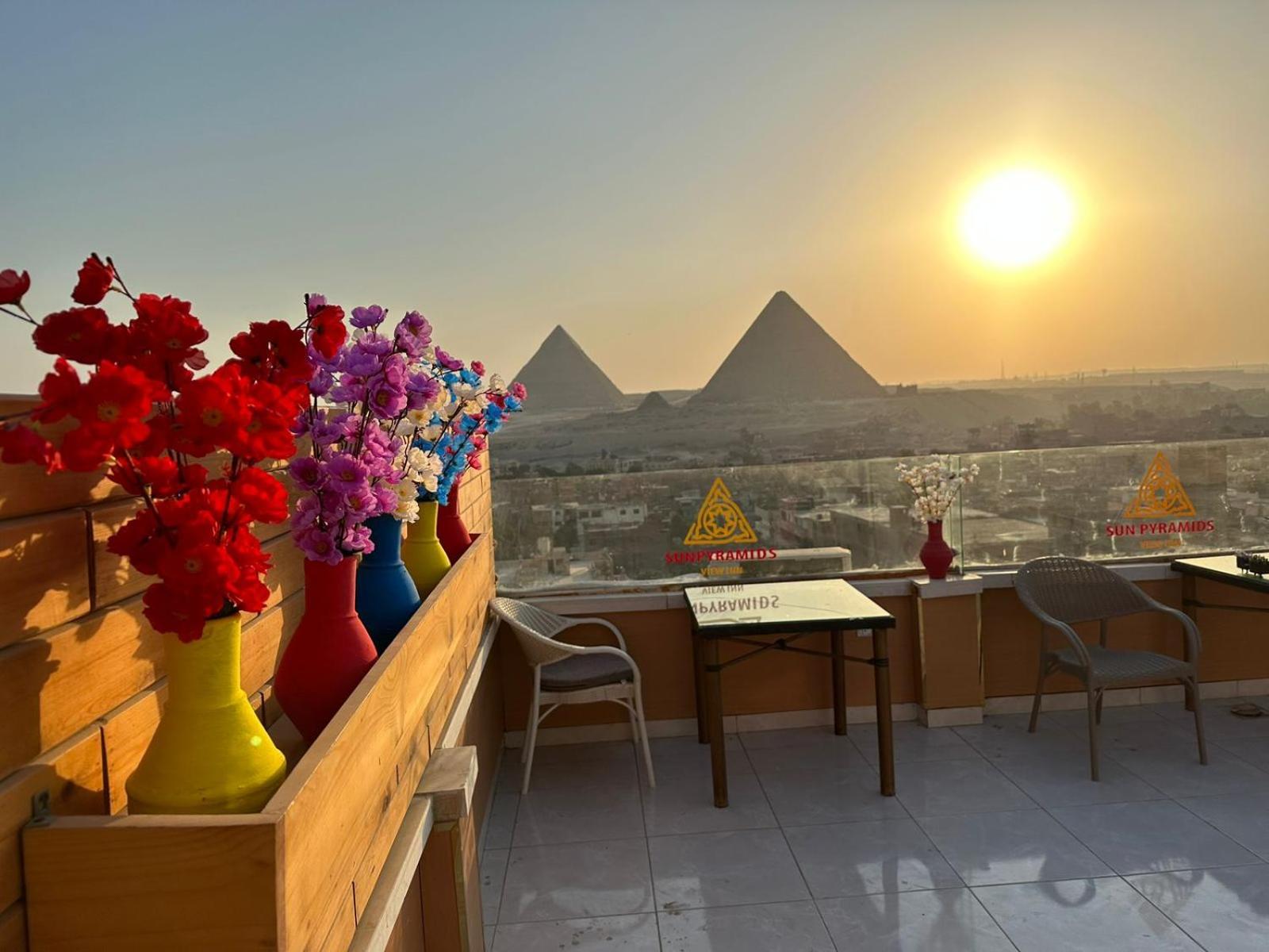 Full Pyramids View Apartment With Balcony For 8 P Kafret el-Gabal Kültér fotó