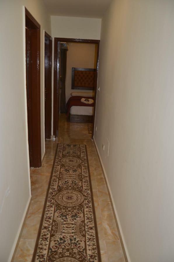 Full Pyramids View Apartment With Balcony For 8 P Kafret el-Gabal Kültér fotó